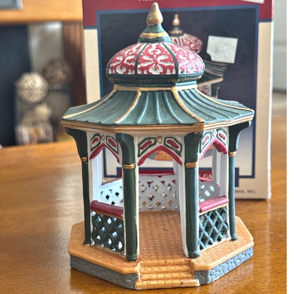 Lemax Porcelain Victorian Gazebo Village Christmas Decor 63180 Vintage 1996